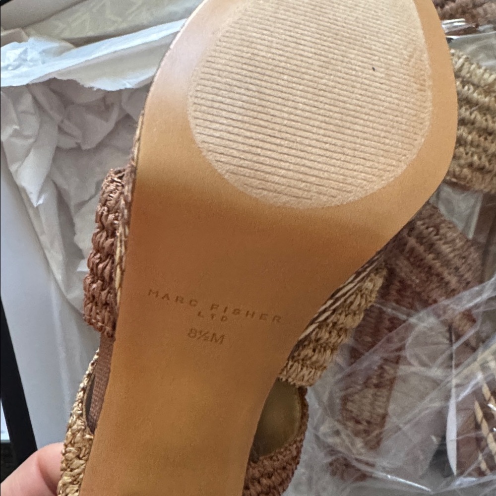 *NEW* MARC FISHER CADDY STRAP SANDAL TAN NATURAL SIZE 8.5 - Picture 9 of 9